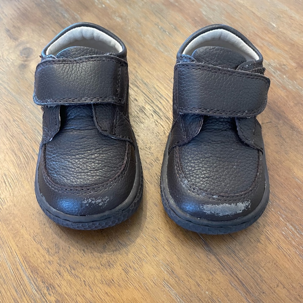 Livie and Luca brown shoes. Toddler size 4.